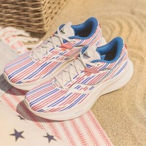 Amazing Saucony Ride 15, brand new in box!